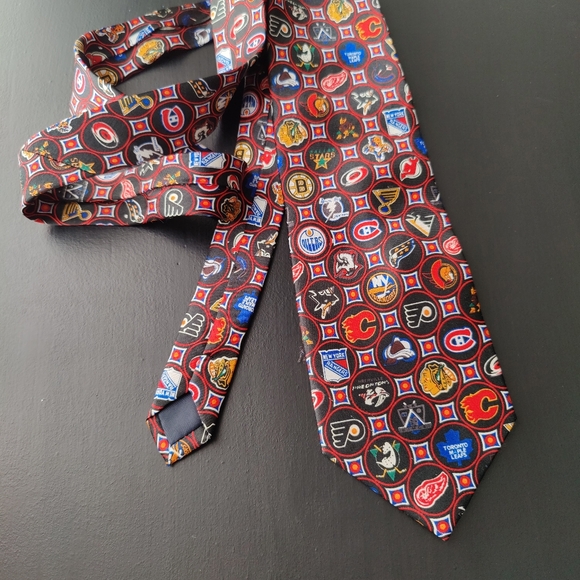 TM | NHL | NHL Team Neck Tie 👔 - Picture 7 of 9